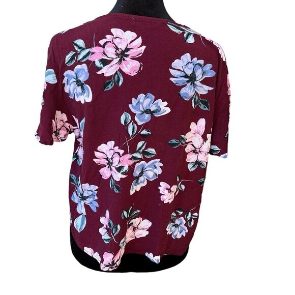 KENDALL & KYLEE women’s size L short sleeve V-neck top - Picture 3 of 8